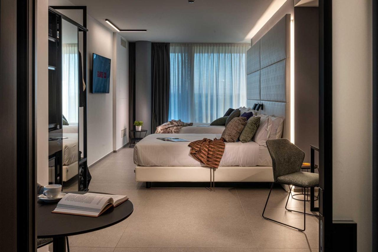 J44 Lifestyle Hotel Lido di Jesolo Exteriör bild