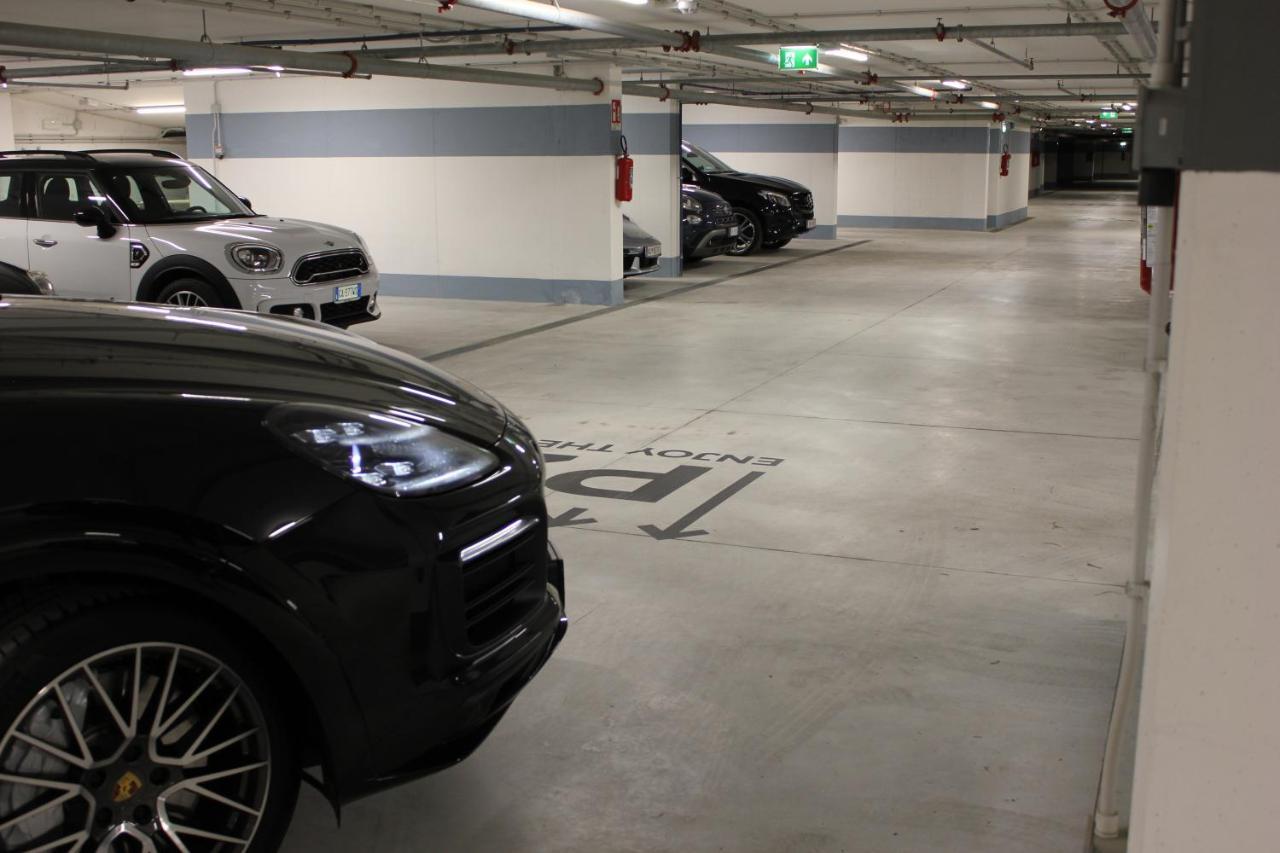 J44 Lifestyle Hotel Lido di Jesolo Exteriör bild The car park at the new terminal