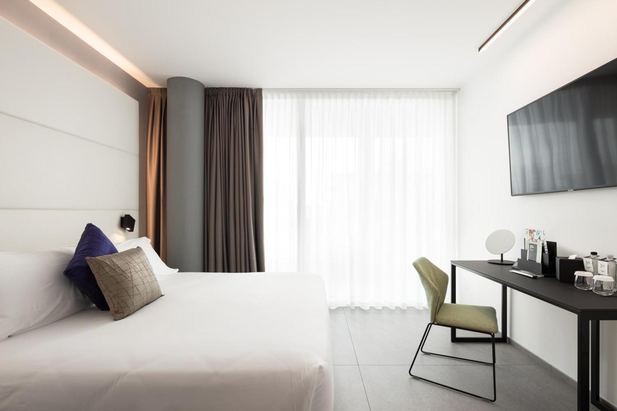 J44 Lifestyle Hotel Lido di Jesolo Exteriör bild