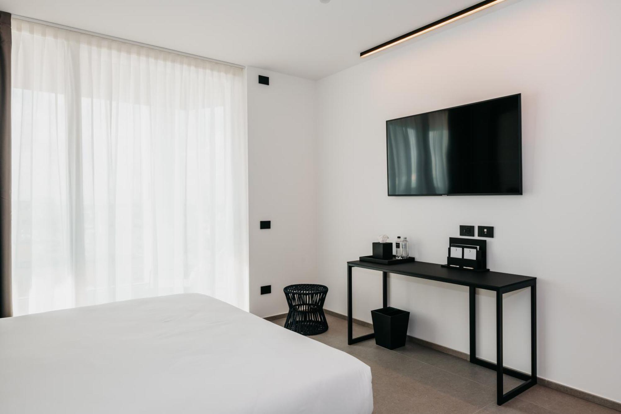 J44 Lifestyle Hotel Lido di Jesolo Exteriör bild A room at the hotel