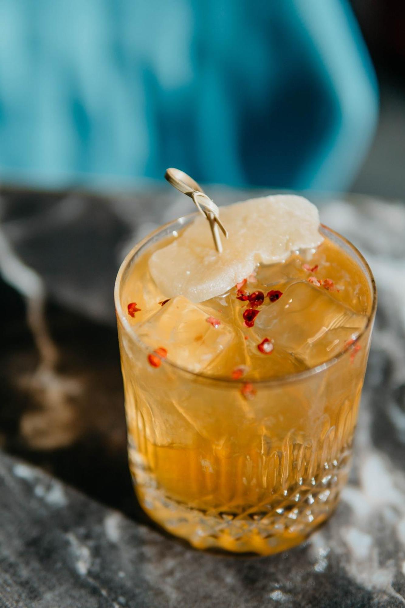 J44 Lifestyle Hotel Lido di Jesolo Exteriör bild A maple bourbon old fashioned